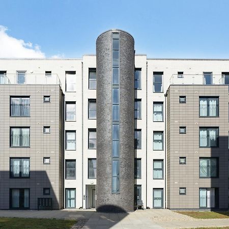 Modern Apartments With Free Parking Near Heathrow Colnbrook Exterior foto