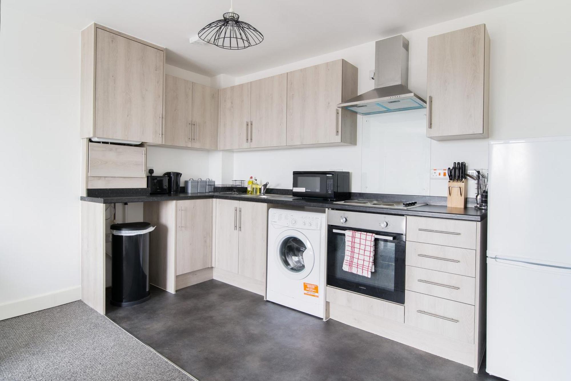 Modern Apartments With Free Parking Near Heathrow Colnbrook Exterior foto