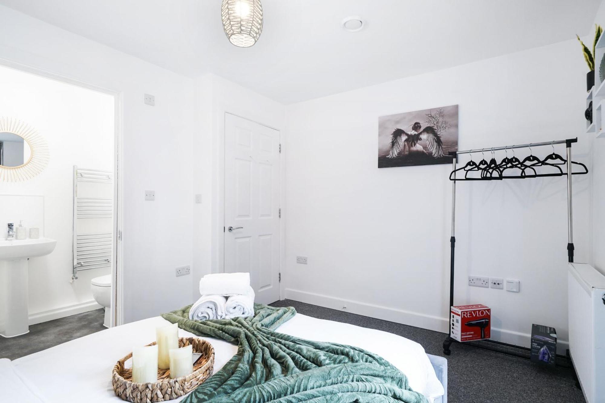 Modern Apartments With Free Parking Near Heathrow Colnbrook Exterior foto