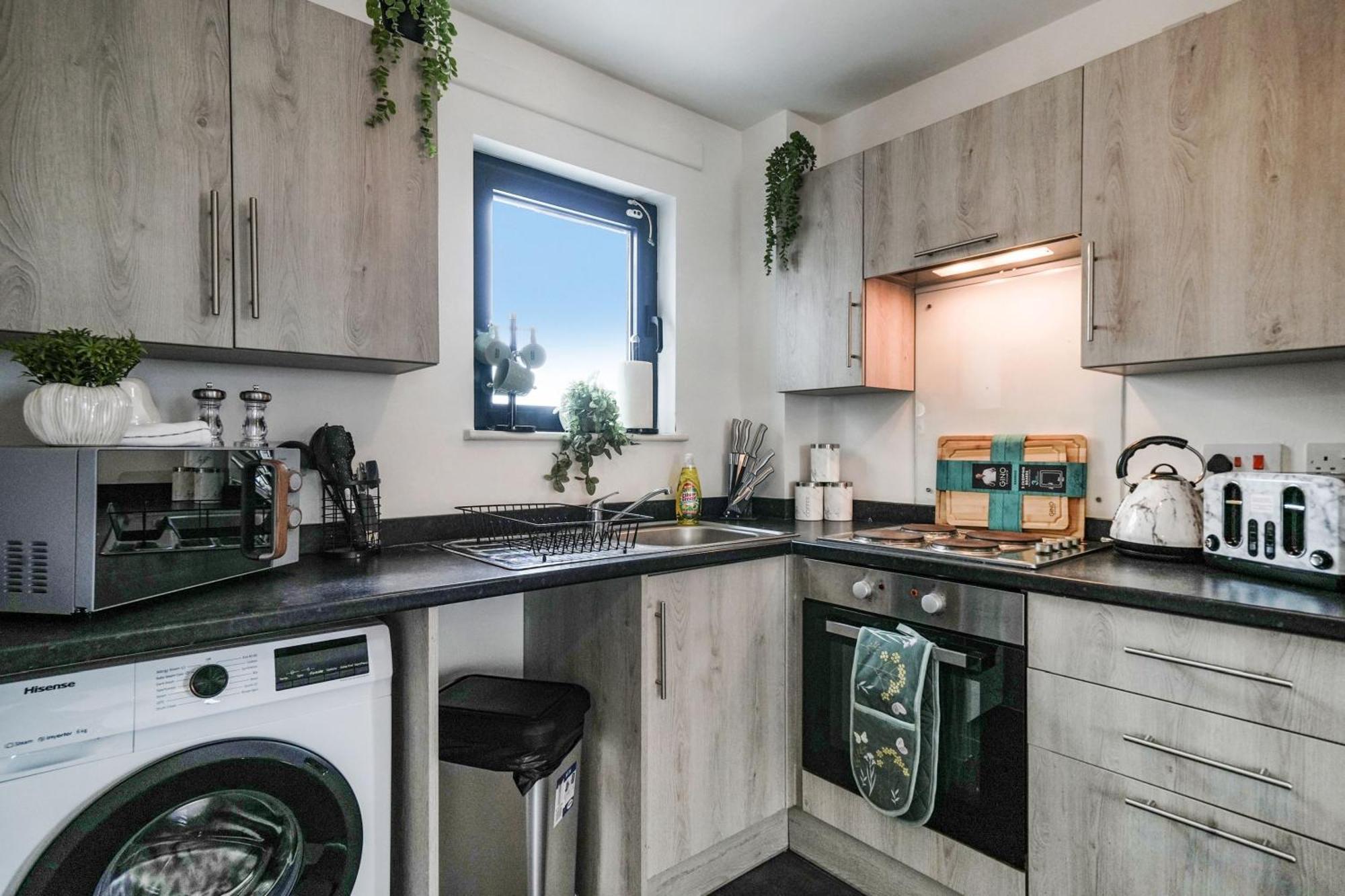 Modern Apartments With Free Parking Near Heathrow Colnbrook Exterior foto