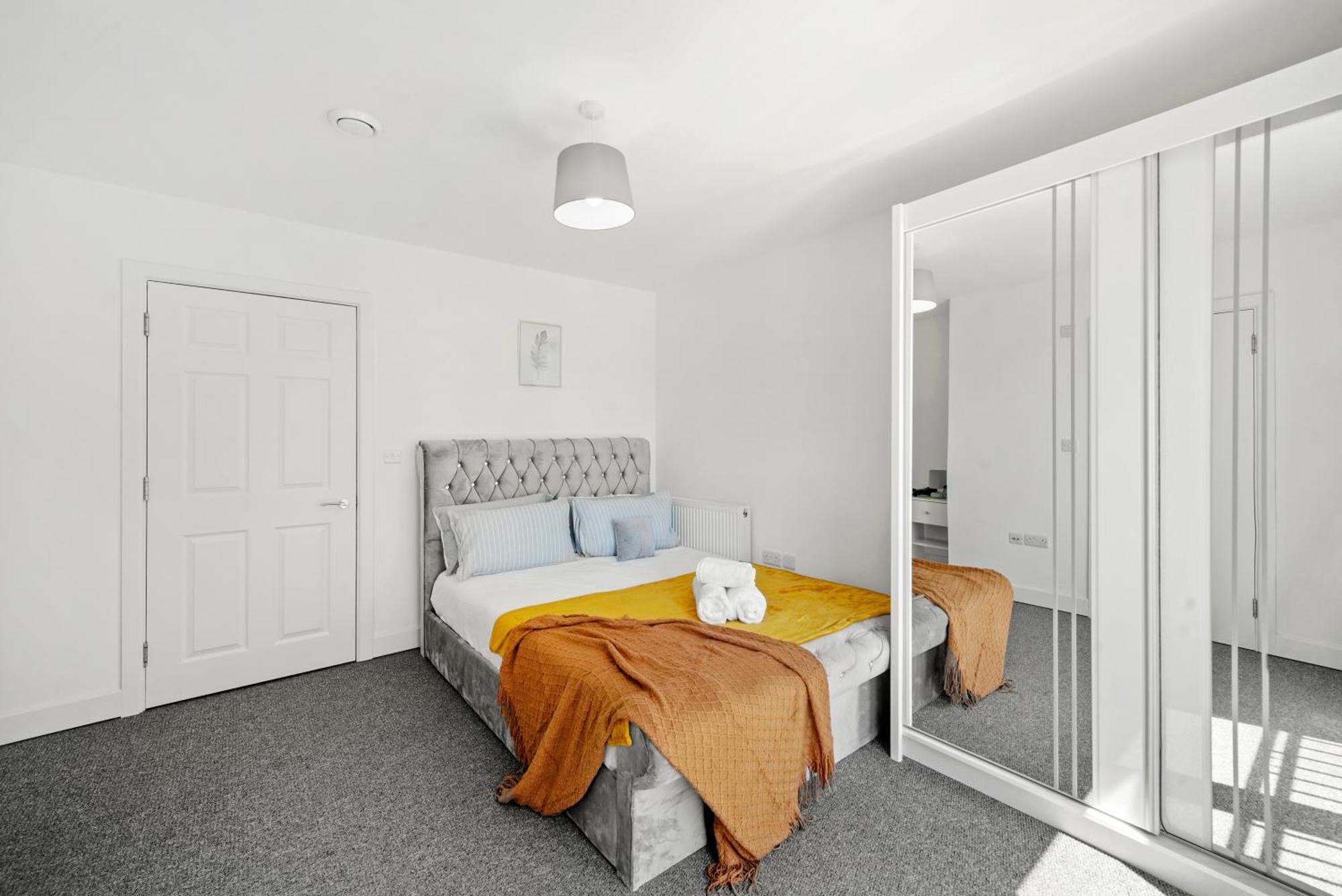 Modern Apartments With Free Parking Near Heathrow Colnbrook Exterior foto